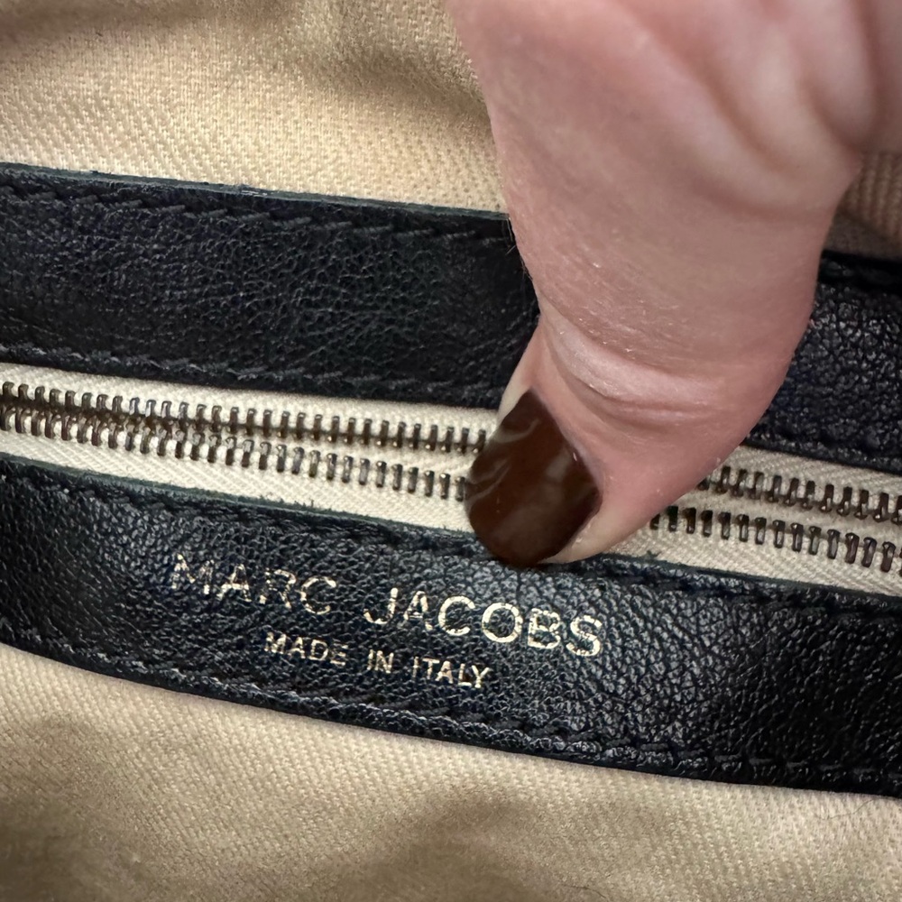 MARC JACOBS Black Quilted Calfskin Leather Banana Hobo Bag - Picture 9 of 15